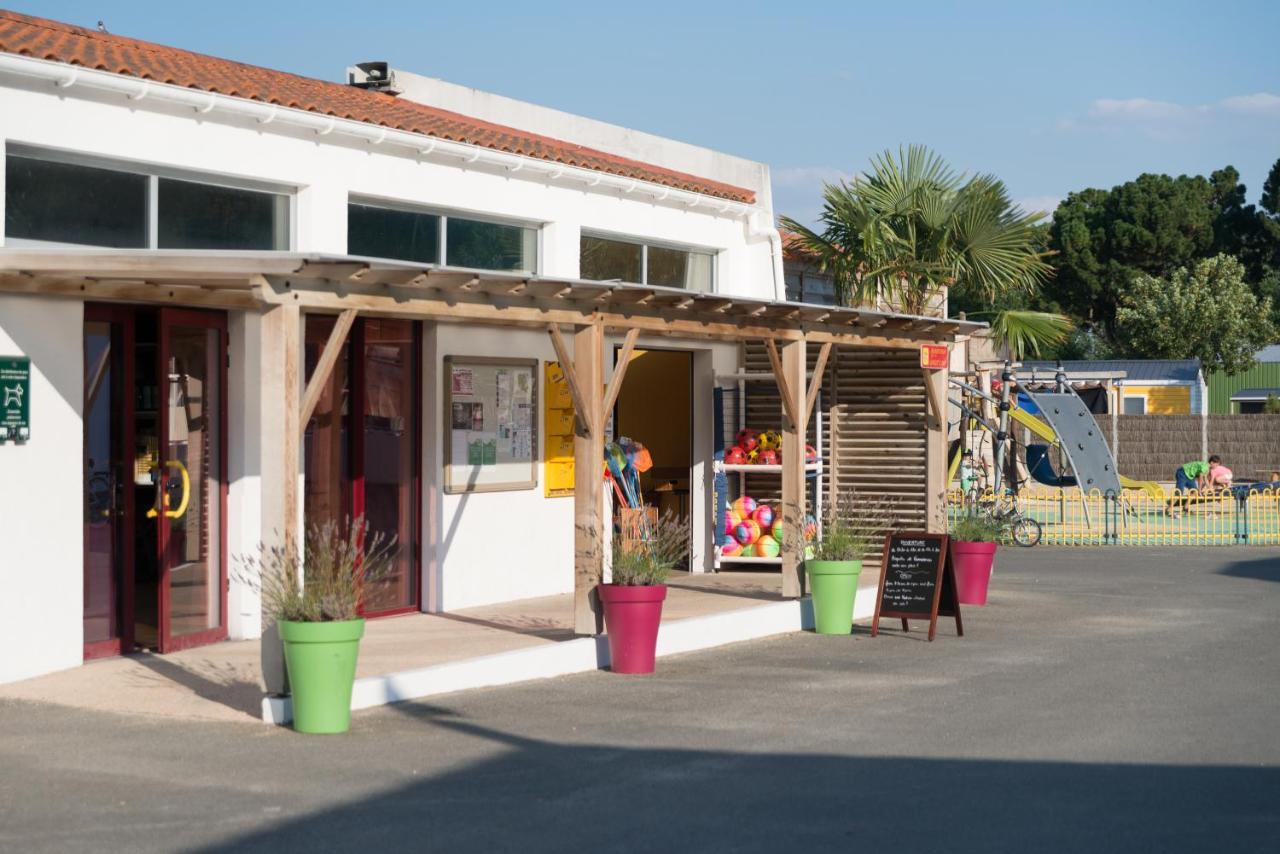 Hotel Camping Les Chouans Saint-Hilaire-de-Riez Esterno foto