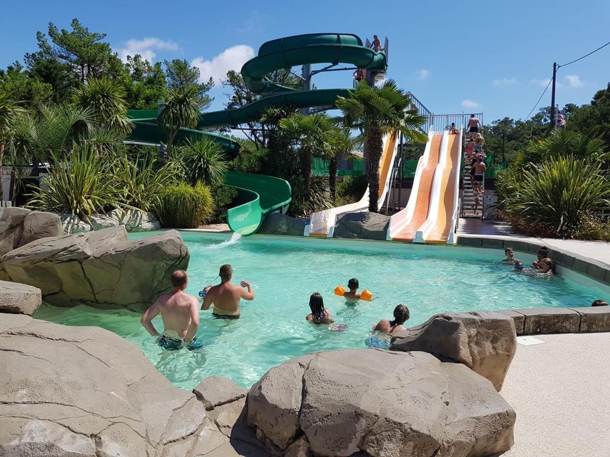 Hotel Camping Les Chouans Saint-Hilaire-de-Riez Esterno foto